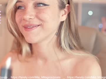 webcam girl mia_milagros live cam image #2380621