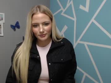 webcam girl shy_zorii live cam image #1349358
