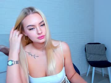 webcam girl 8a8y_nura live cam image #1893511
