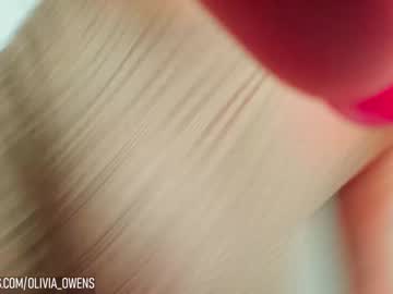 webcam girl oliviaowens live cam image #2868290