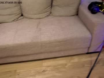 webcam girl naughtyrider69 live cam image #741270