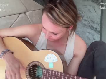 webcam girl kaileeshy live cam image #2377101