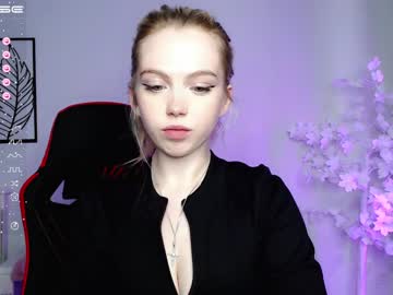 webcam girl small_blondee live cam image #3883532