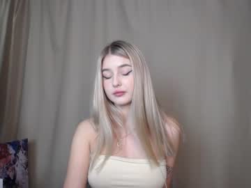 webcam girl cute18cute live cam image #3361168