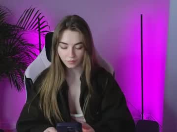 webcam girl strawberryjamx live cam image #4057337