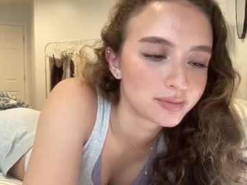 webcam girl pagieeeday live cam image #5996983