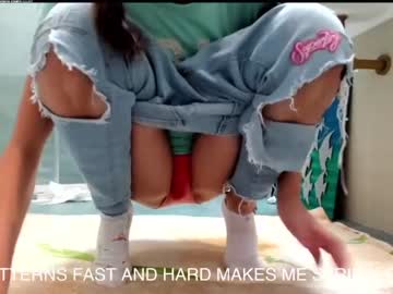 webcam girl lets_slip_and_slide live cam image #5347740