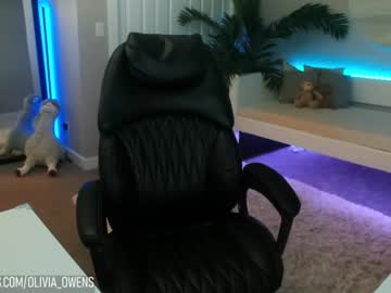 webcam girl oliviaowens live cam image #3734646
