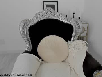 webcam girl moniqueeass live cam image #5399425