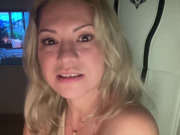 webcam girl kiradivine live cam image #2673367