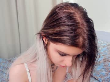 webcam girl elfas_cute live cam image #4873170