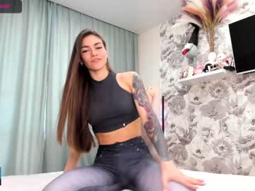 webcam girl joconda live cam image #1691635