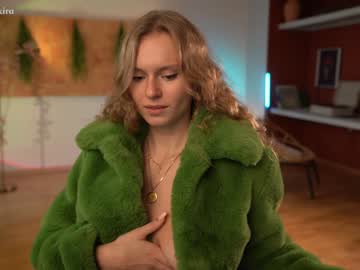 webcam girl chillwithkira live cam image #3225669