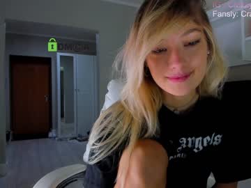 webcam girl crazzy_cherry live cam image #5658014