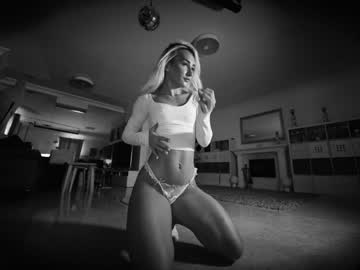 webcam girl hannahjames710 live cam image #2663170