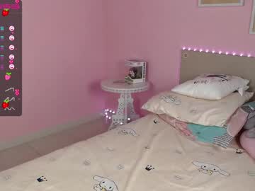 webcam girl little_effy18 live cam image #1920592