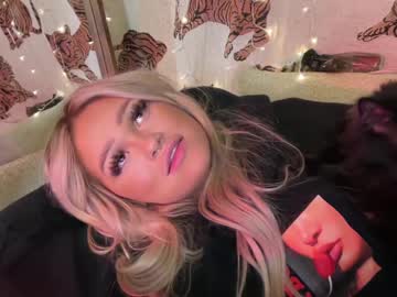 webcam girl ari_02 live cam image #6530680