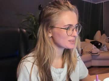 webcam girl linellali live cam image #2916559