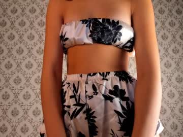 webcam girl amandamedrano live cam image #3037804