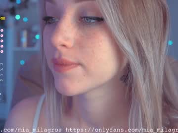 webcam girl mia_milagros live cam image #1058842