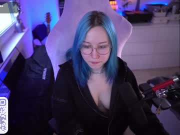 webcam girl blue_mooncat live cam image #6962943
