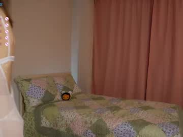 webcam girl lilla_cutie live cam image #6668282