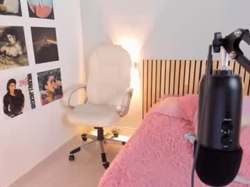webcam girl little_effy18 live cam image #4947873