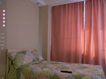 webcam girl lilla_cutie live cam image #6691453