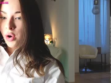 webcam girl uwunikaa live cam image #4975699