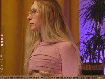 webcam girl girl_i_am live cam image #6140510