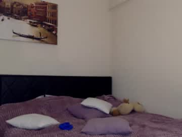 webcam girl hugetittiesgerda live cam image #3810548