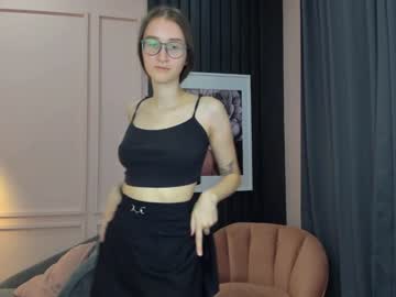 webcam girl emily_barness live cam image #2583904