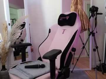 webcam girl strawberryjamx live cam image #4518630