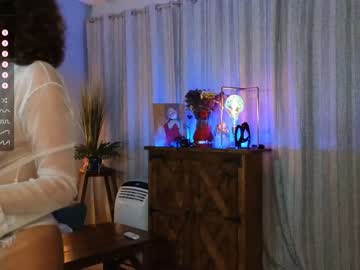 webcam girl kitty_mya69 live cam image #5172799