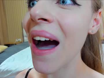 webcam couple mila_polly_and_forester live cam image #5416593