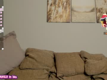 webcam girl your__voice live cam image #6162323