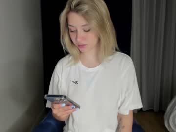 webcam girl sun_shine_baby live cam image #1739760