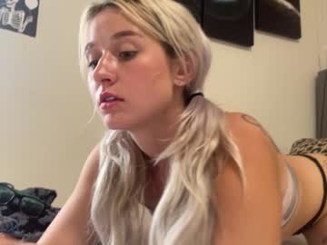 webcam girl charlybabyy live cam image #4248325