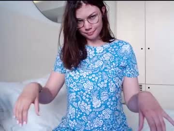 webcam girl naive_but_sexy live cam image #1997970