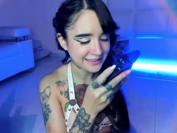 webcam girl lonelly_lolly98 live cam image #4244699