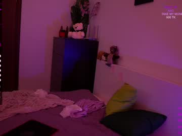 webcam girl kronniekray live cam image #2361680