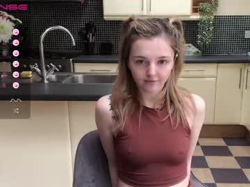 webcam girl lucydelovely live cam image #4087110