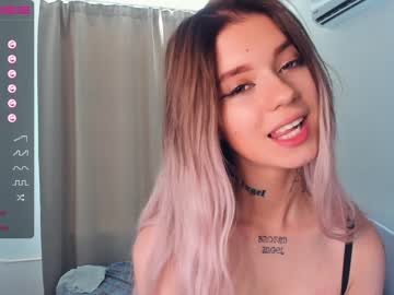 webcam girl elfas_cute live cam image #4902552