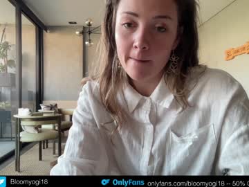 webcam girl bloomyogi live cam image #6562393