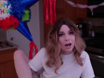 webcam girl runesy live cam image #4372554