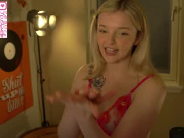 webcam girl lucydelovely live cam image #6943625