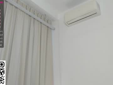 webcam girl peek_in_my_window live cam image #6294167