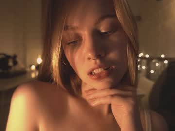 webcam girl bibi_it_is live cam image #2358550