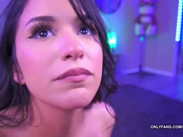 webcam girl priscillawtff live cam image #3591892
