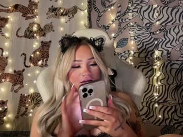 webcam girl ari_02 live cam image #5820588